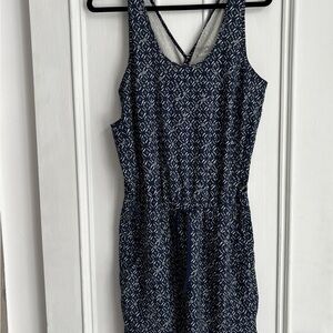 Patagonia Blue and White Fleetwith Dress Medium